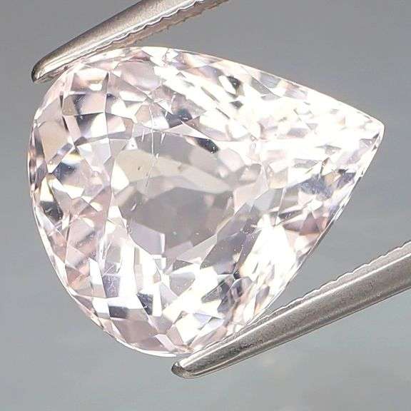 Full body flashing! 5.12ct Brazilian Morganite!