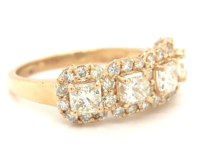 14kt Yellow gold 1.25ctw princess and round brilliant cut diamond band