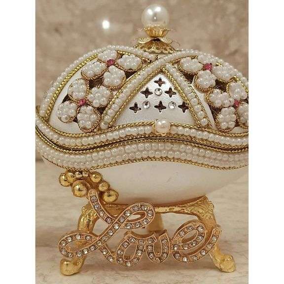 Crown Regal Fabergé with 900 Pearls & Swarovski Crystals