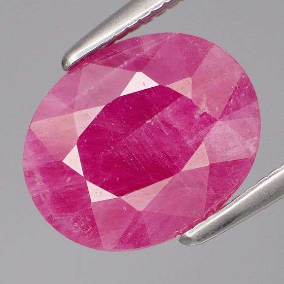 Bold color saturation! Large 3.91ct Mozambique Ruby!