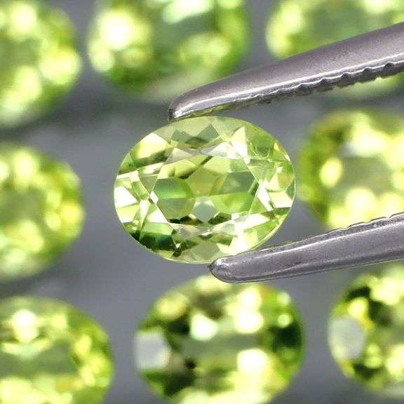 You've got sparkles for days in this 7.43ct Peridot set!