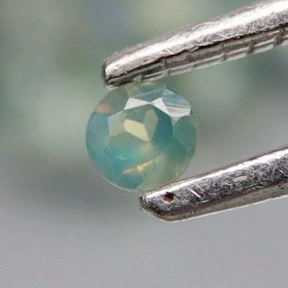 Extremely rare! 1.62ct color change Alexandrite set!