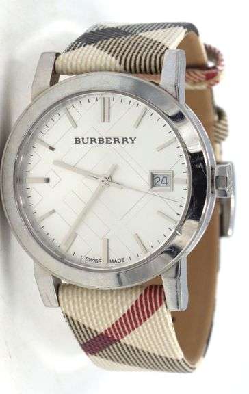 Burberry classic checked Analog quartz 34mm watch