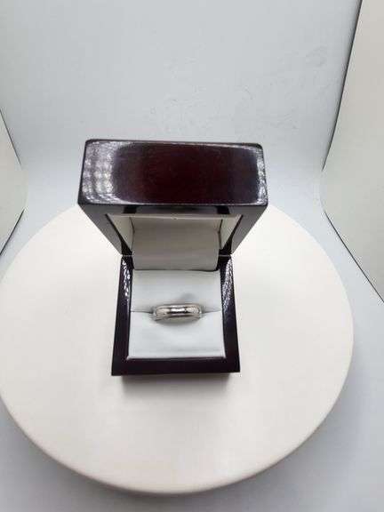 14KT White Gold Band