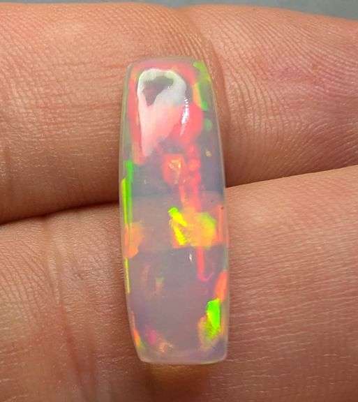 Full fire! 4.37ct rainbow block pattern Ethiopian Opal