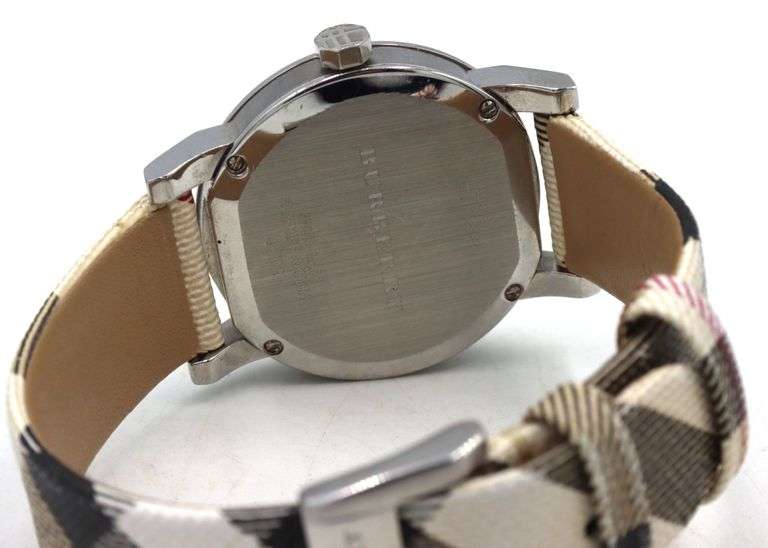 Burberry classic checked Analog quartz 34mm watch