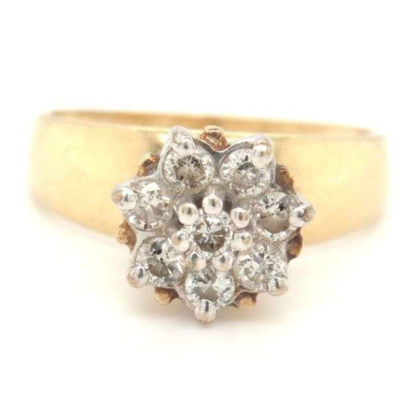 14kt Yellow gold flower style diamond ring