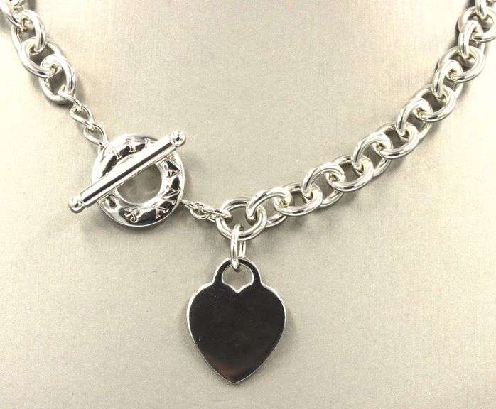 Tiffany & Co toggle necklace in 925 sterling silver