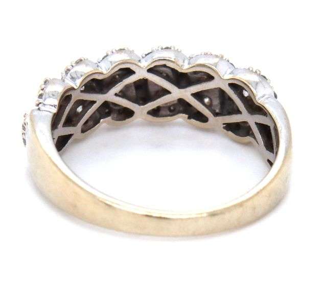 10kt White gold diamond band