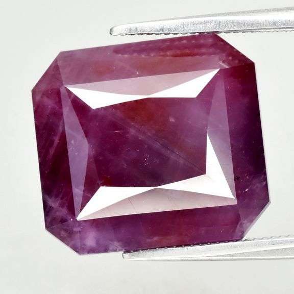 Simply amazing! 14.49ct collectors sized violet red Ginea Ruby!