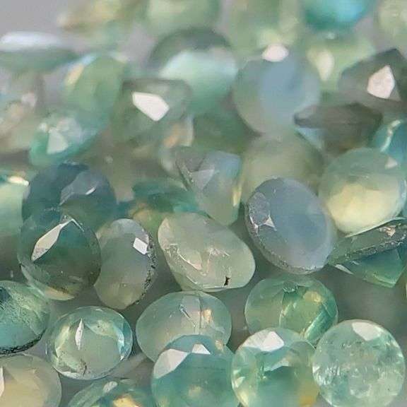 Extremely rare! 1.62ct color change Alexandrite set!