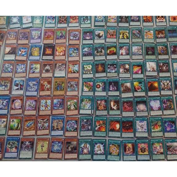 Lot of 200 Yu-Gi-Oh! Trading Cards