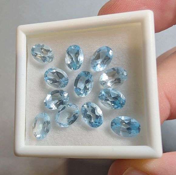 Matched! 10 piece 11.20ct glittering sky blue Topaz set