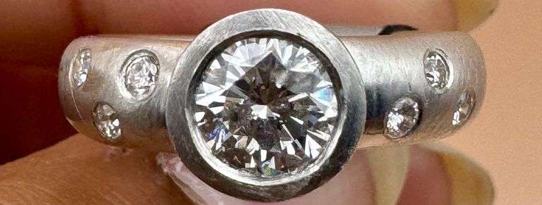 Platinum Round Brilliant Cut Diamond Ring of 1.24ct