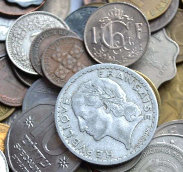 10 Pounds World Coins