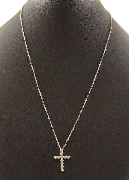 New 0.81ctw Diamond Shared Prong Cross Pendant Necklace in 14K