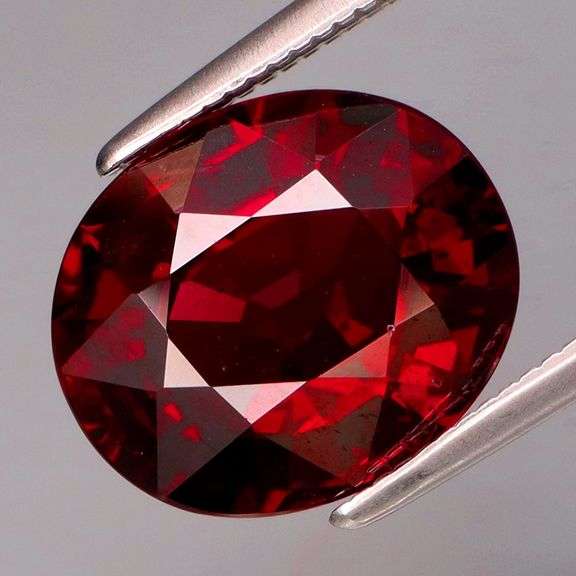 Amazing 5.38ct UNTREATED violet red Rhodolite Garnet