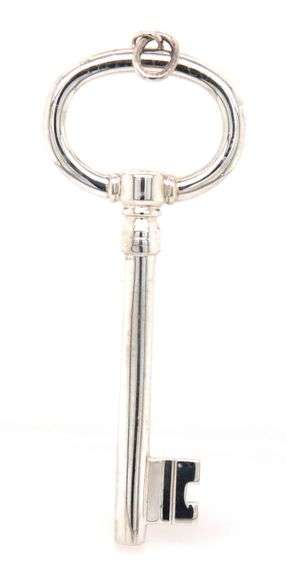 Tiffany & Co key pendant in 925 sterling silver
