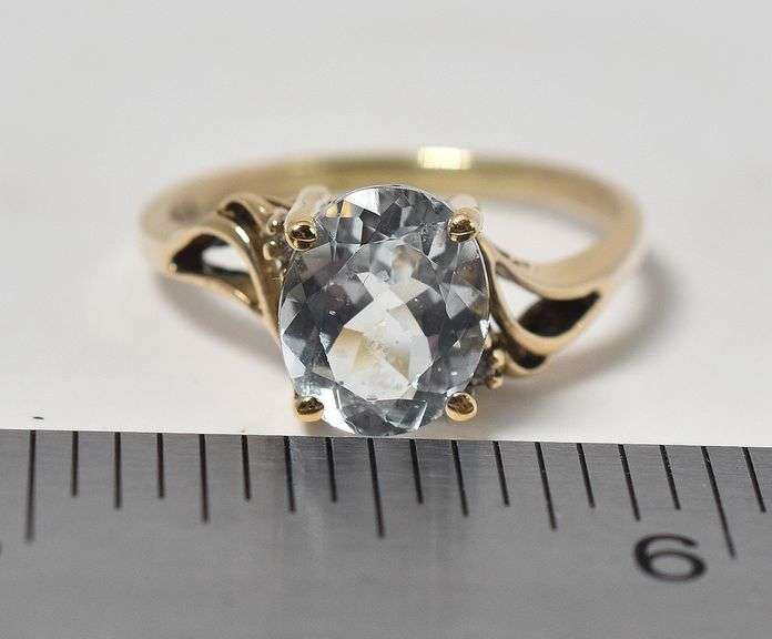 Simple Beautiful 10K Yellow Gold Approx. 3.09CTW Aquamarine Gemstone Ring with Diamond Accents