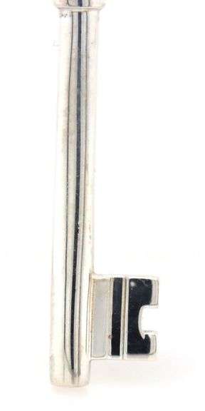 Tiffany & Co key pendant in 925 sterling silver