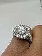 14K White Gold Round Brilliant Cut Diamond Ring of 5.56