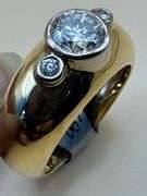 14K Yellow Gold Round Brilliant Cut Diamond Ring of 1.07 Ct