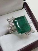 Certified massive 10 ctw Grand Zambian Emerald & Diamond Showstopper