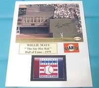 HAND SIGNED WILLIE MAYS "THE CATCH" 5X7 IN A 8X10 DISPLAY WITH COA