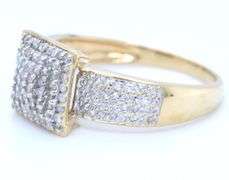 14kt Yellow gold 1ctw diamond cluster ring