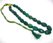 Natural Large 824.5 Cttw Mined From The Earth Emerald Necklace