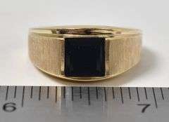 Handsome 10K Yellow Gold Black Onyx Gemstone  Men's Ring