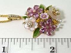 Artistic 14K Yellow Gold Floral Bouquet on Necklace