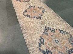 Stunning Vintage Design Runner 8'