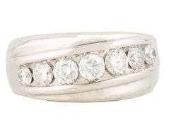 Gents 1.50ctw Round Graduated Diamond Band Ring in 14K