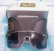 NEW, RAY BAN WINGS III SUNGLASSES WITH ROSE GOLD FRAME AND BLUE LENS