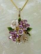 Artistic 14K Yellow Gold Floral Bouquet on Necklace