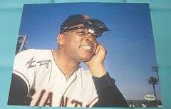 HAND SIGNED WILLIE MAYS 8X10 WITH COA