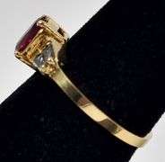 Stunning 18K Yellow Gold Approx 0.75CTW Ruby Gemstone Ring with Diamond Accents