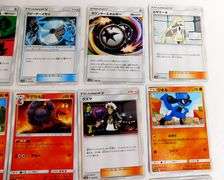 14 Pokémon 2018 Japanese Trade Card