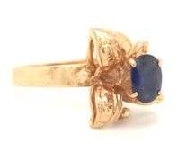 18kt Yellow gold blue sapphire ring