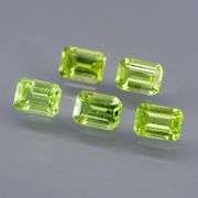 Brilliant 5.27ct 5pc set of matched emerald cut Peridot
