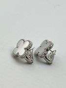 18KT White Gold White Mother Of Pearl Clover Earrings