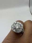 14K White Gold Round Brilliant Cut Diamond Ring of 5.56