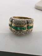 CERTIFIED 18K YELLOW GOLD LADIES  DIAMOND AND EMERALD RING / BAND