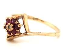 10kt Yellow gold flower style ruby ring