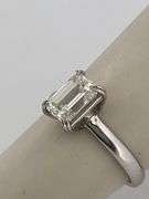 G.I.A. CERTIFIED LADIES DIAMOND RING