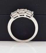 Sparkling 3.05ct VVs1 D-E Fire Moissanite Ring