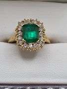 Bold 18kt Emerald & Diamond Statement Piece