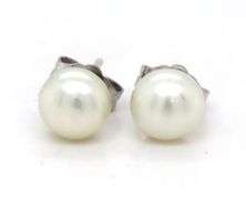 925 Sterling silver fresh water pearl stud earrings