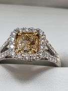 Exquisite Diamond Halo Ring